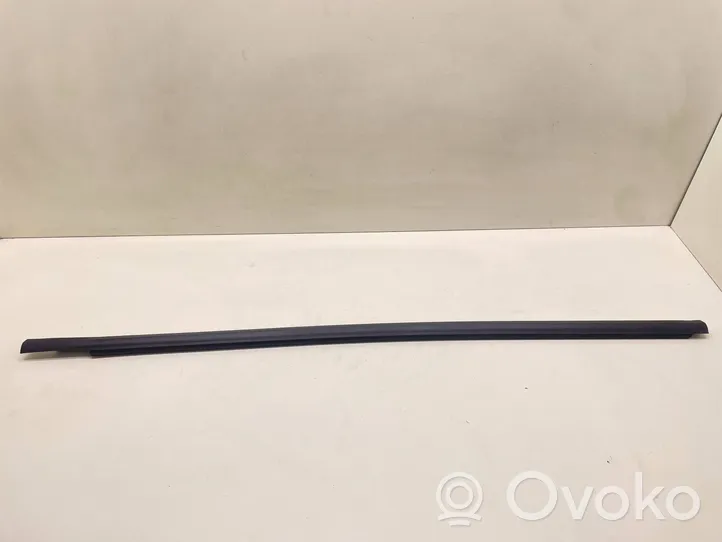 Volkswagen Golf VII Windshield trim 