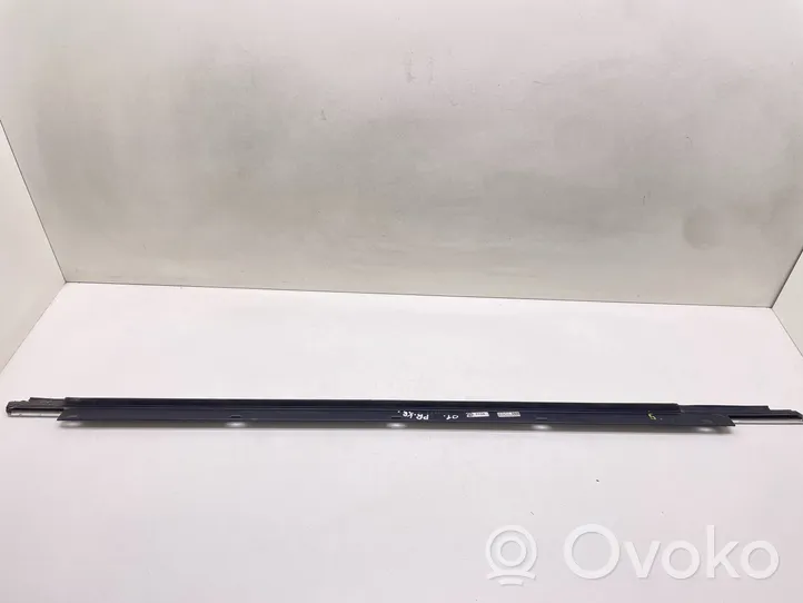 Audi A4 S4 B7 8E 8H Front door glass trim molding 8E0853283