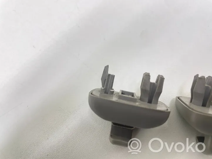 Audi A4 S4 B7 8E 8H Clip/gancio/supporto per aletta parasole 8E0857562