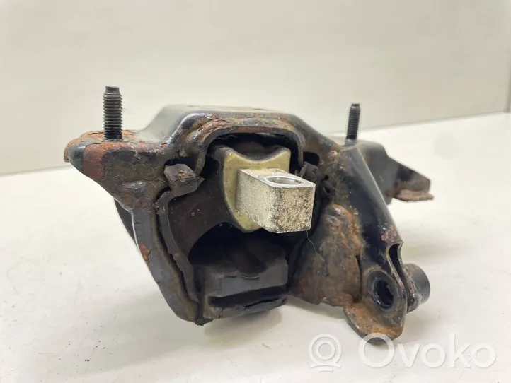 Volkswagen Polo IV 9N3 Engine mount bracket 6Q0199555