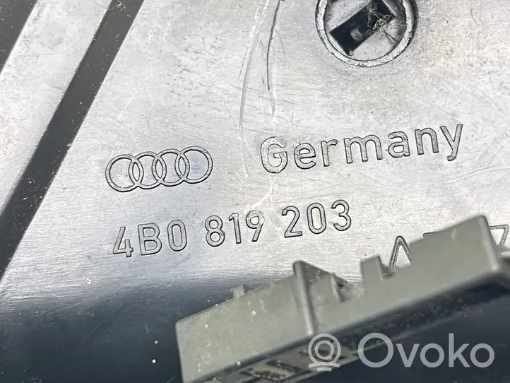Audi A6 S6 C5 4B Kojelaudan keskiosan tuuletussuuttimen ritilä 4B0819203