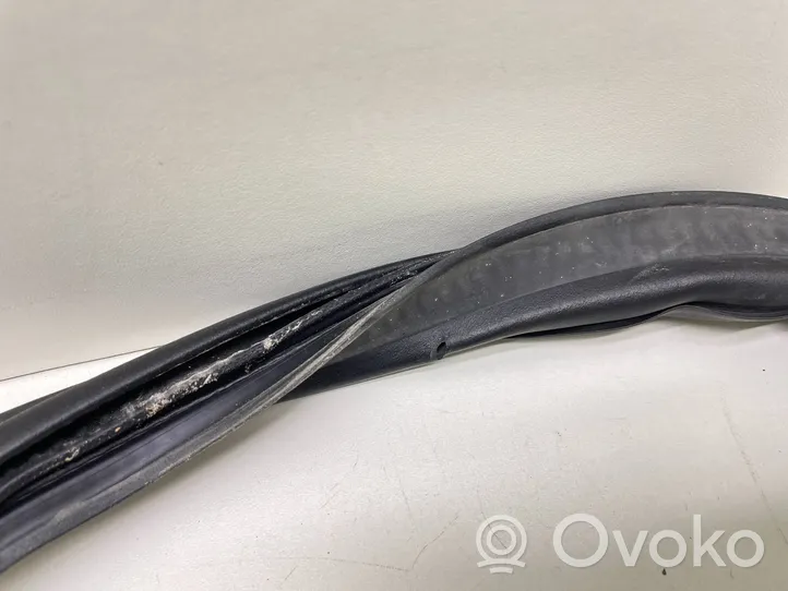 Skoda Kodiaq Seal rubber (tailgate) 565827705