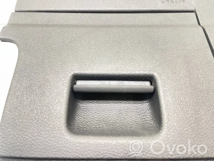 Volkswagen Golf VI Revestimiento de los botones de la parte inferior del panel 5K1858365C