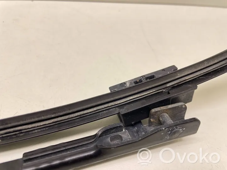 Volkswagen Touran I Front wiper blade arm 2K1955409