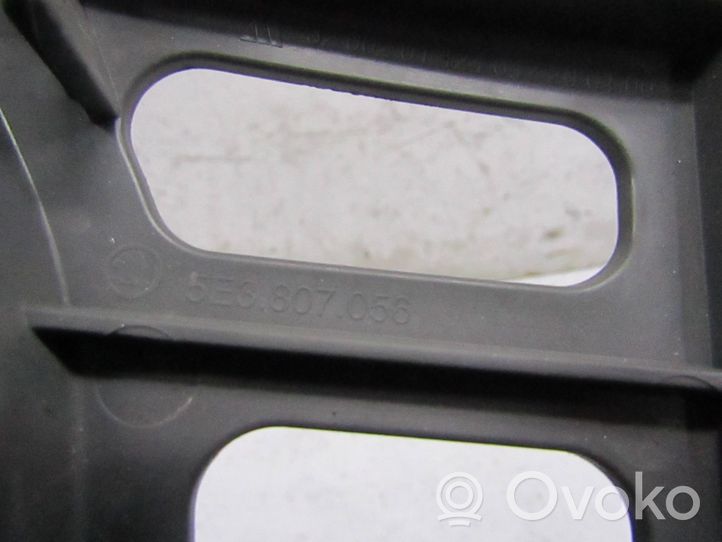 Skoda Octavia Mk4 Žibintų apiplovimo purkštukas (-ai) 5E3807056
