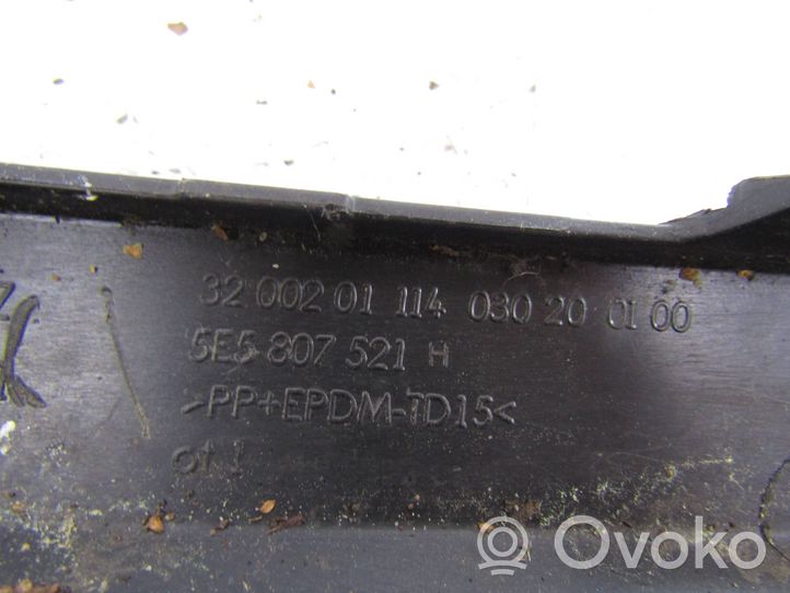 Skoda Octavia Mk3 (5E) Listwa dolna zderzaka tylnego 5E5807521H