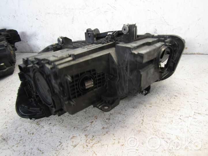 BMW 2 F45 Lampa przednia 7494856