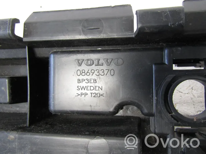Volvo V70 Puskuri 8693370