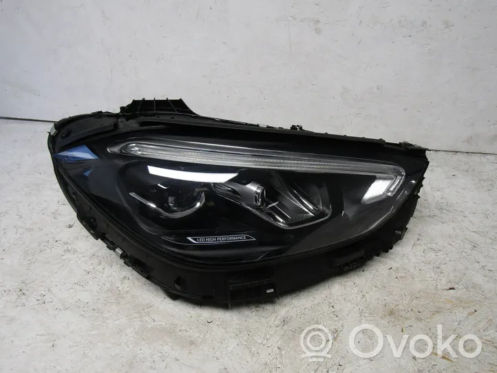 Mercedes-Benz C W206 Lampa przednia A2069067203