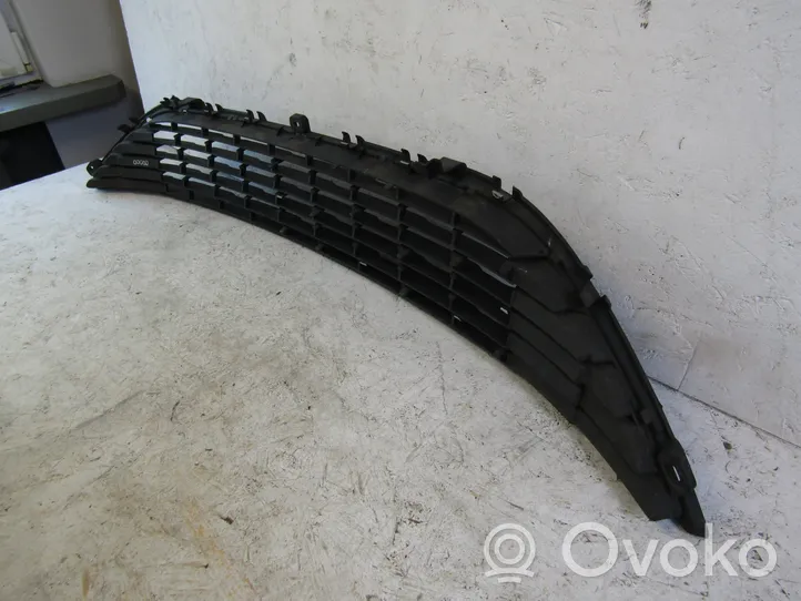 Opel Corsa F Etupuskurin alempi jäähdytinsäleikkö 9829831980