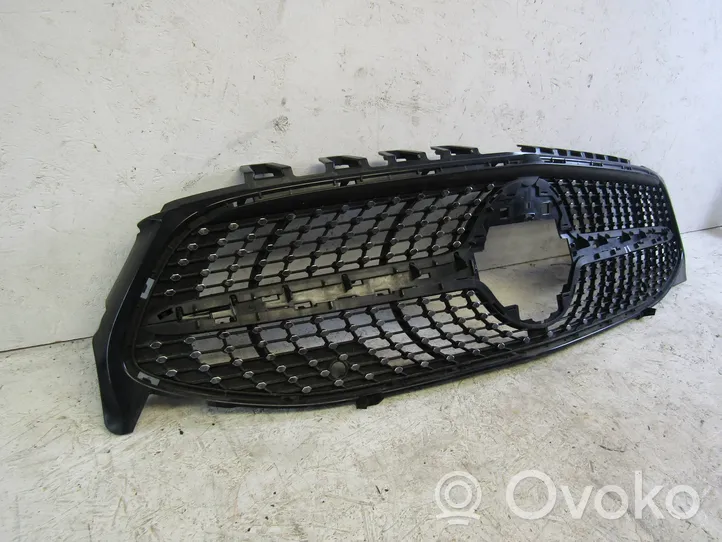 Mercedes-Benz CLA C118 X118 Grille calandre supérieure de pare-chocs avant A1188880000