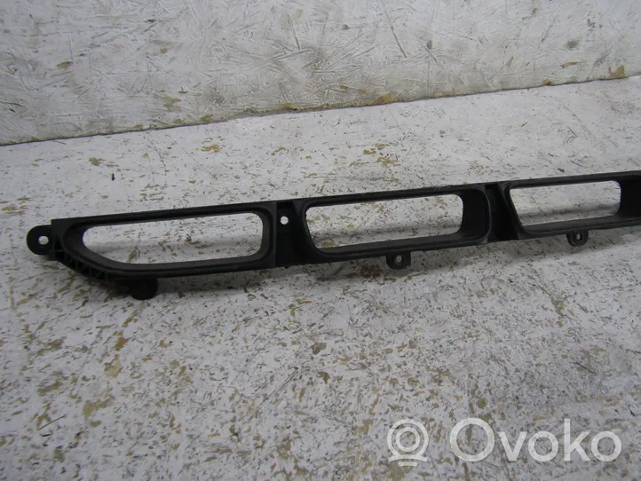 Audi A4 Allroad Grille inférieure de pare-chocs avant 8K0807233D