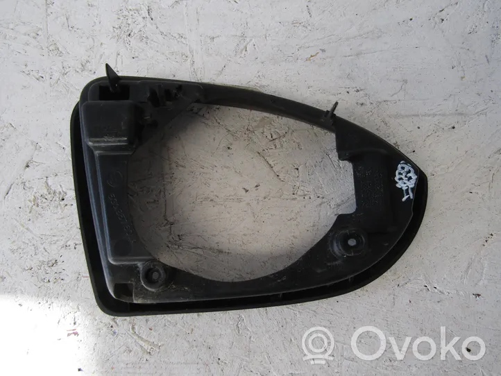 Volkswagen Golf VII Moldura protectora de plástico del espejo lateral 5G0857601A