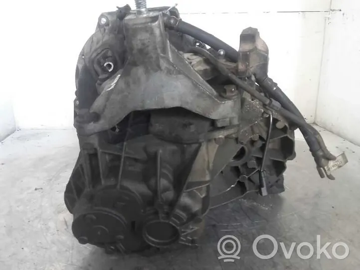 Ford Connect Mechaninė 5 pavarų dėžė 2T1R7002BC