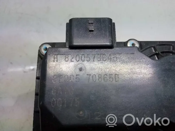 Renault Clio II Throttle body valve 82005708650