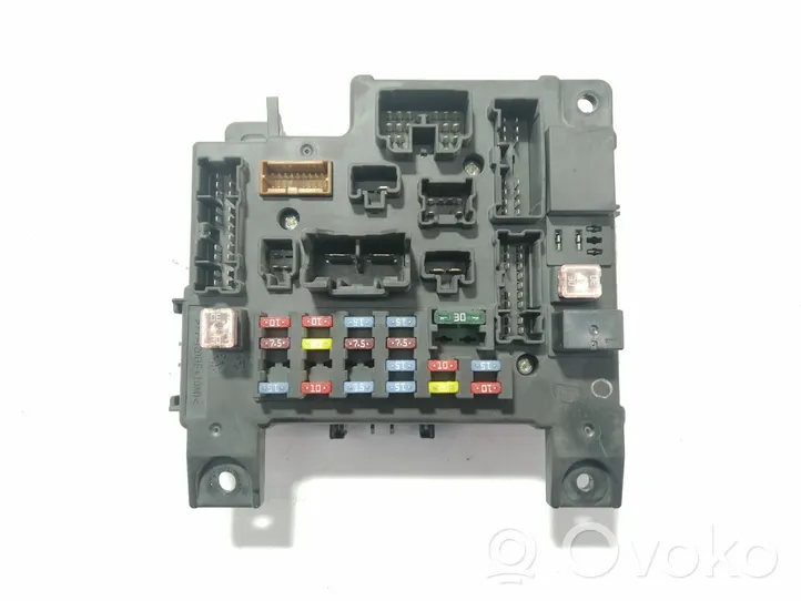 Mitsubishi Outlander Module de fusibles 8637A213