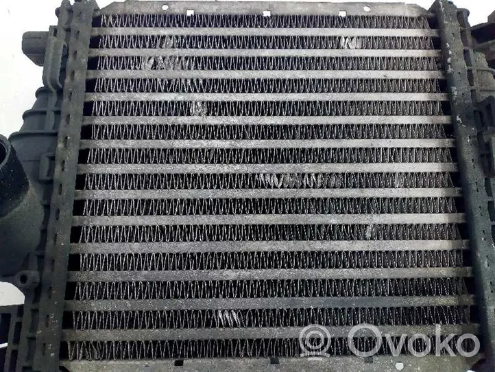Mercedes-Benz Vito Viano W638 Interkūlerio radiatorius 