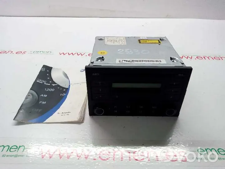 Volkswagen Polo Radio/CD/DVD/GPS head unit 