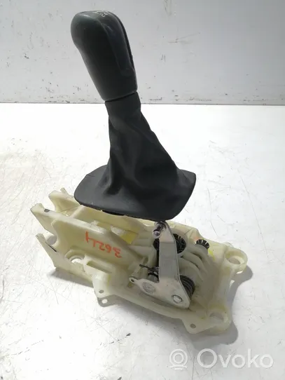 Volvo S40 Gear selector/shifter (interior) 