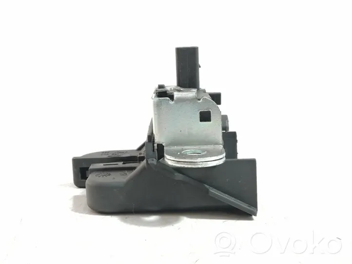 Volkswagen Scirocco Tailgate lock latch 