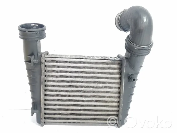 Volkswagen PASSAT B5.5 Starpdzesētāja radiators 3B0145805D