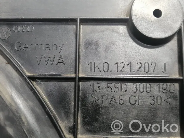 Volkswagen Golf V Jäähdyttimen jäähdytinpuhallin 1K0121207J