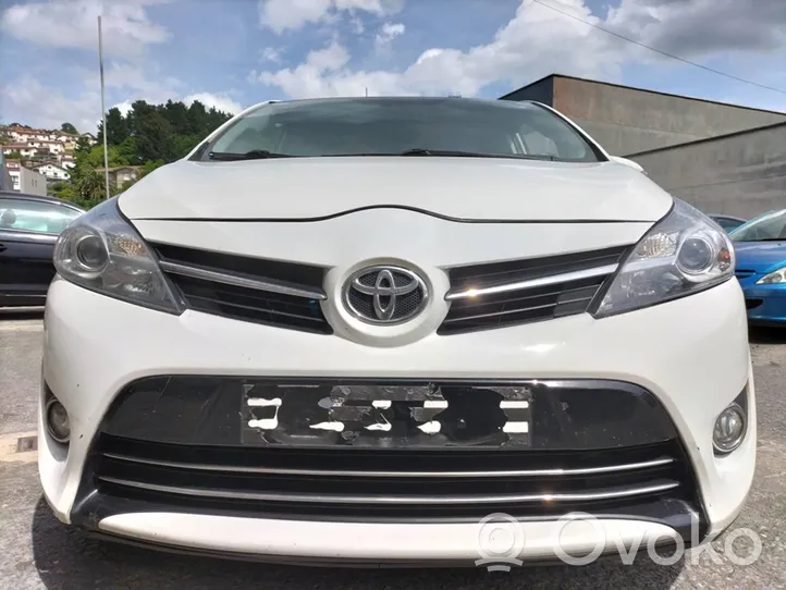 Toyota Verso Hansikaslokero 