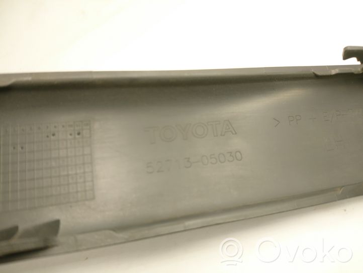 Toyota Avensis T250 Moulure de pare-chocs avant 