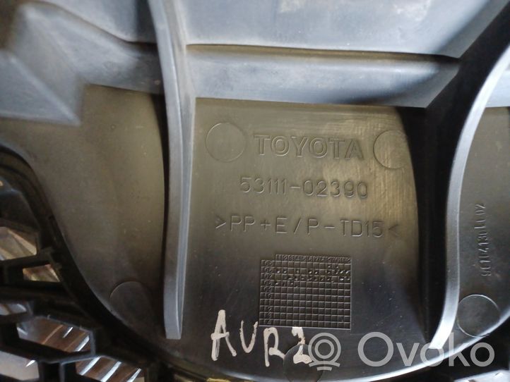 Toyota Auris 150 Etupuskurin ylempi jäähdytinsäleikkö 