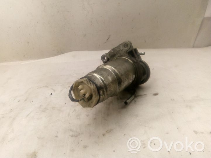 Toyota Avensis T250 Staffa/supporto di montaggio del filtro carburante 23390YZZHA