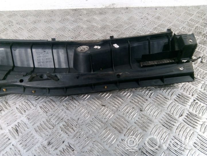 Toyota Corolla Verso AR10 Garniture de pare-brise 557820F010