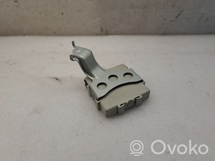 Toyota Avensis T270 Module d'éclairage LCM 0319001200