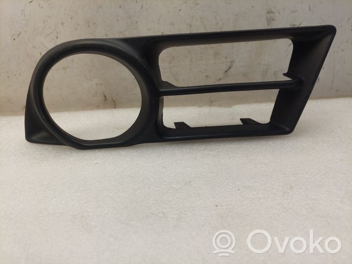 Toyota Corolla Verso AR10 Grille antibrouillard avant 