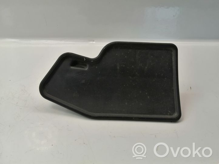 Toyota Avensis T250 Rivestimento posteriore minigonna laterale 