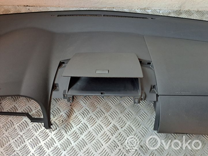 Toyota Corolla Verso AR10 Tableau de bord 553020F010
