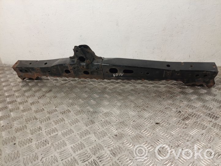 Toyota Avensis T270 Traverse inférieur support de radiateur 