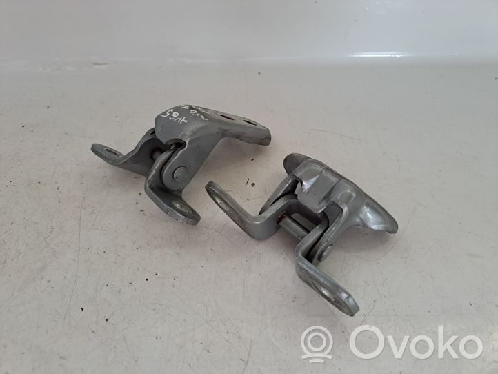 Toyota Avensis T270 Set di cerniere portiera anteriore 