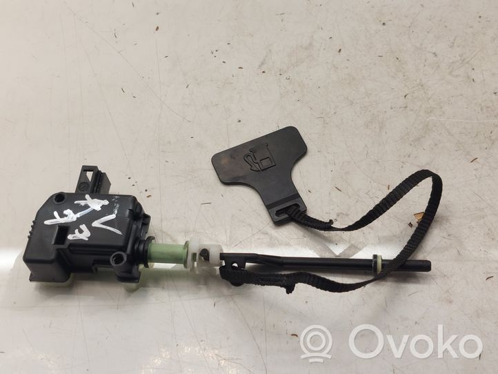 Toyota Avensis T270 Verrouillage du bouchon du réservoir de carburant 