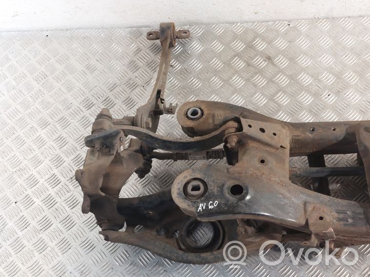 Toyota Avensis T270 Galinis tiltas 4874005060