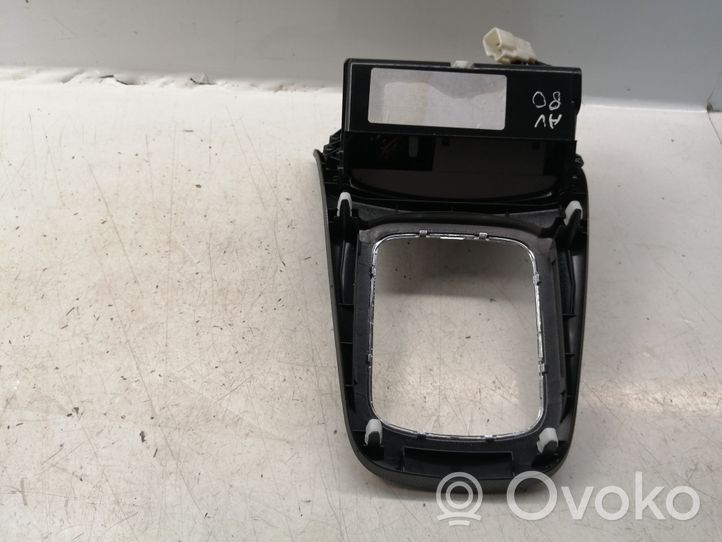 Toyota Avensis T250 Rivestimento in plastica cornice della leva del cambio 