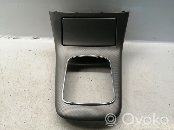 Toyota Avensis T250 Rivestimento in plastica cornice della leva del cambio 