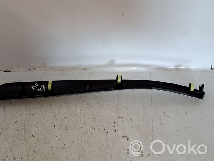 Toyota Avensis T250 Rivestimento del vano portaoggetti del cruscotto 