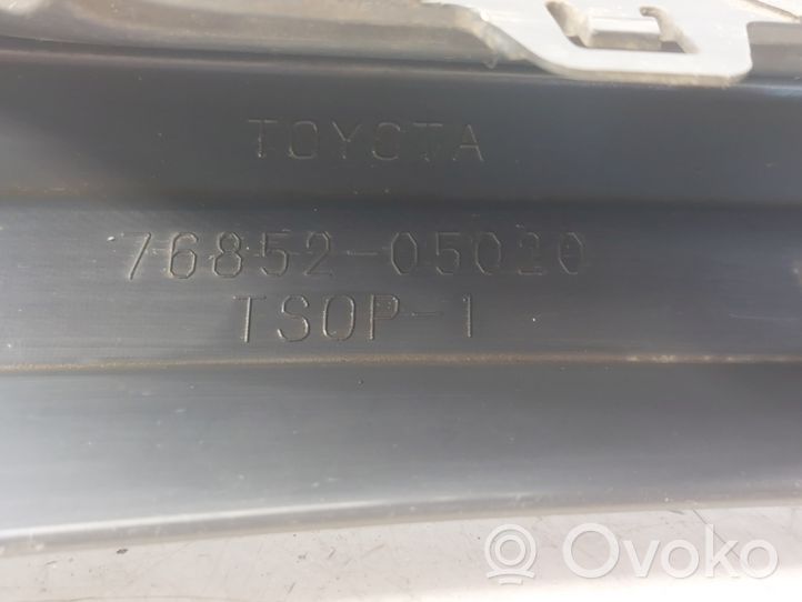 Toyota Avensis T250 Apatinė bamperio dalis (lūpa) 