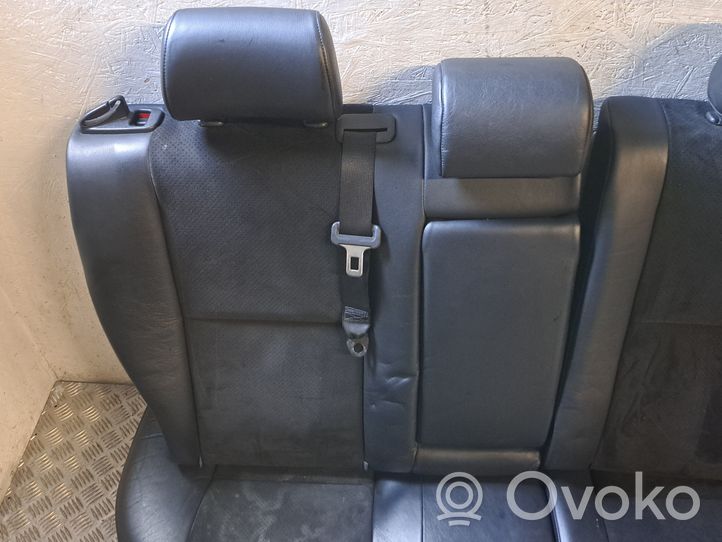 Toyota Avensis T250 Set di rivestimento sedili e portiere 