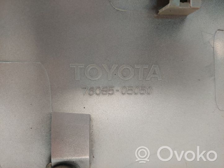 Toyota Avensis T250 Spojler klapy tylnej / bagażnika 7608505050