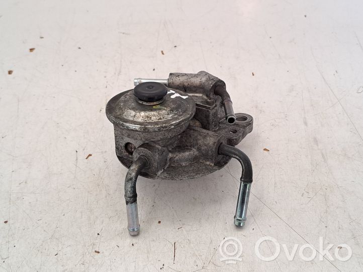 Toyota Avensis T250 Staffa/supporto di montaggio del filtro carburante 