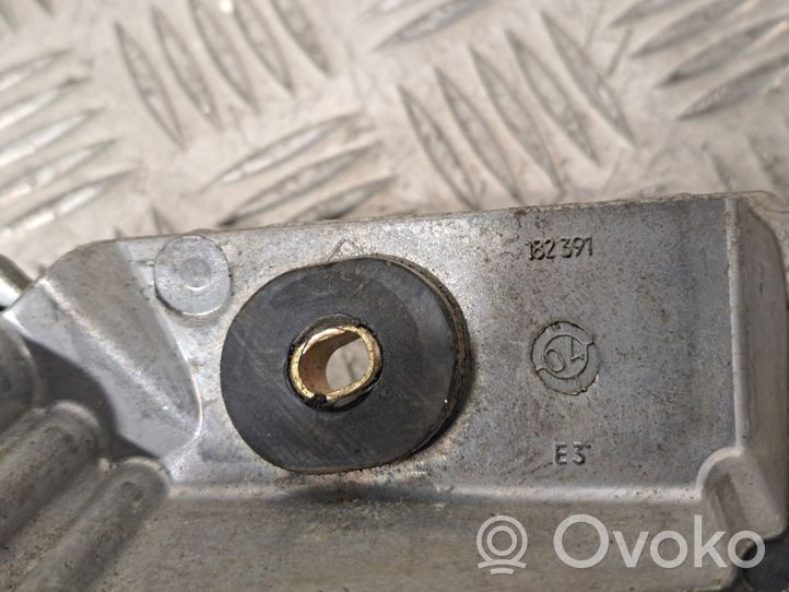 Volvo V70 Mechanizm i silniczek wycieraczek szyby przedniej / czołowej 8648345