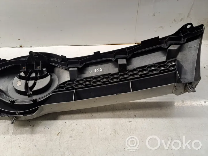 Toyota Corolla Verso AR10 Grille calandre supérieure de pare-chocs avant 