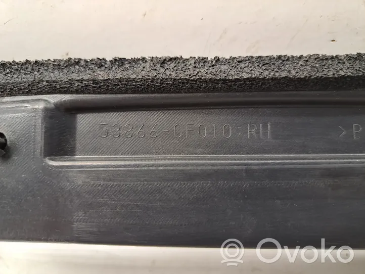 Toyota Corolla Verso AR10 Fender end trim 