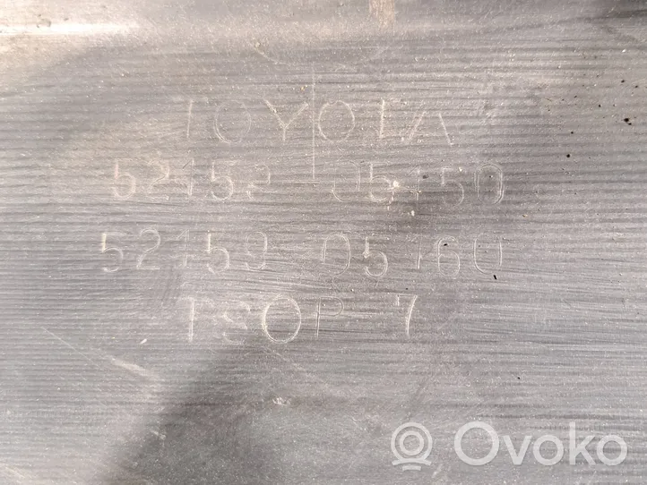 Toyota Avensis T270 Zderzak tylny 